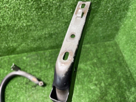 Mercedes-Benz / 300E / Петля багажника