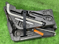 Audi / Q7 / Набор инструментов