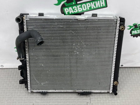 Mercedes-Benz / E-Class / Радиатор