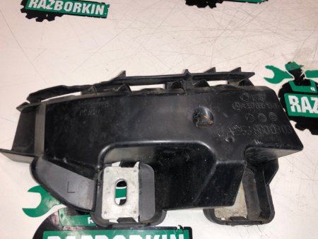 Mercedes-Benz / GLC 250d 4-matic / Кронштейн бампера