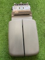 Audi / Q7 / Подлокотник