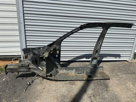 Volkswagen / Tiguan / Боковина