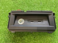Audi / Q8 / USB Разъем