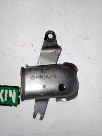 Mercedes-Benz / E-Class / Кронштейн