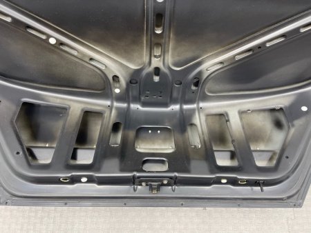 Mercedes-Benz / E-Class / Крышка багажника