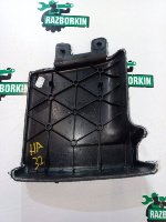 Audi / A6 / Накладка крышки багажника