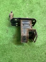 Audi / Q7 / Кронштейн усилителя бампера