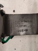 Porsche / Cayenne / Петля багажника