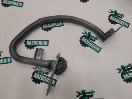 Петля крышки багажника