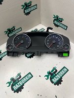 Volkswagen / Touareg / Панель приборов