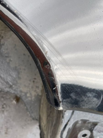 Mercedes-Benz / 300E / Крыло