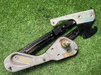 Mercedes-Benz / 300E / Петля капота