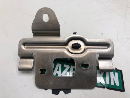 Mercedes-Benz / GLC 250d 4-matic / Кронштейн блока управления