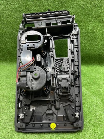 Audi / A7 / Накладка центральной консоли