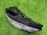 Audi / A6 / Фара