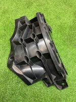 Audi / Q8 / Кронштейн бампера