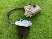 Volkswagen / Touareg / Доводчик двери багажника Volkswagen / Touareg / Доводчик двери багажника