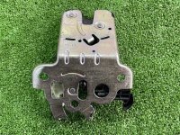 Audi / Q7 / Замок багажника