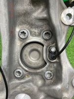 BMW / 7-Series / Кулак поворотный