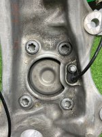 BMW / 7-Series / Кулак поворотный