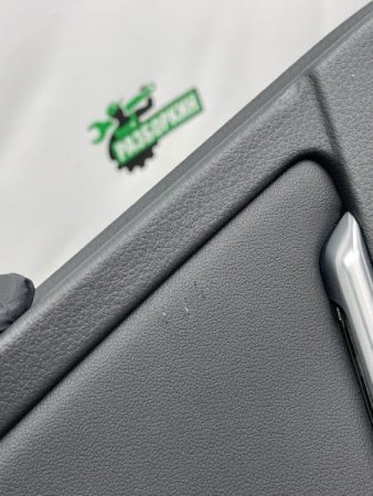 Audi / A6 / Обшивка двери