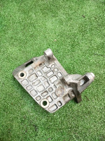 Volkswagen / Touareg / Кронштейн генератора