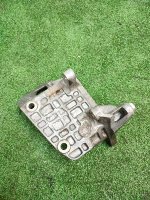 Volkswagen / Touareg / Кронштейн генератора