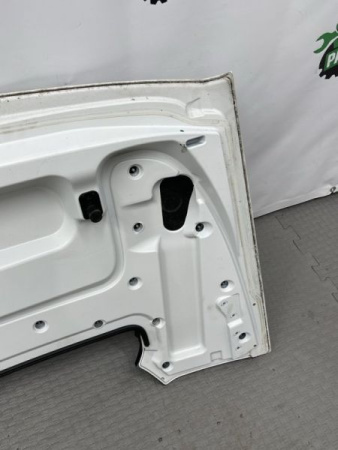BMW / M6 / Крышка