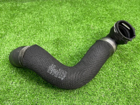 Audi / A6 / Патрубок радиатора