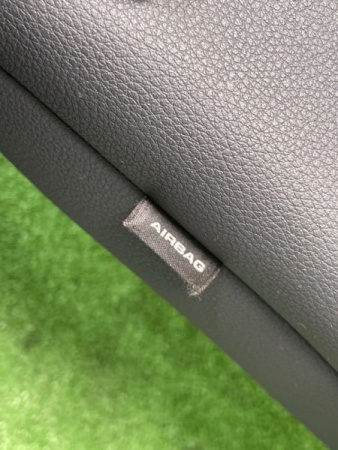 Audi / SQ8 / Подушка безопасности