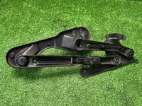 Mercedes-Benz / 300E / Петля капота