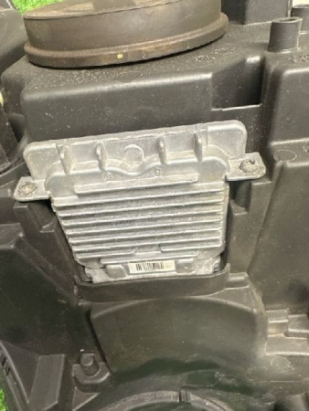 Land Rover / Range Rover / Фара ксеноновая