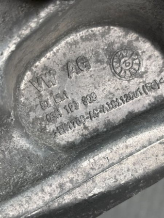 Volkswagen / Touareg / Опора двигателя