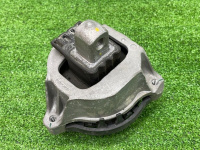 BMW / 7-Series / Подушка двигателя