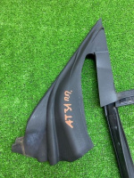 Audi / Q8 / Уплотнитель стекла двери