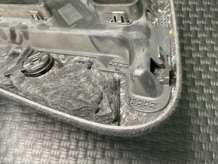 Audi / S5 / Обшивка багажника