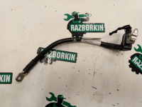 Audi / Q5 / Клемма аккумулятора