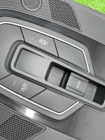 Audi / A4 / Плафон подсветки салона