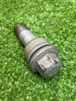 Audi / Q8 / Болт колесный