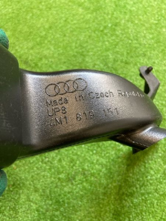Audi / Q7 / Воздуховод