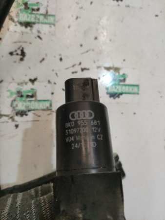 Audi / A4 / Шланг омывателя фар