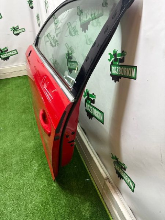 Audi / A3 / Дверь боковая