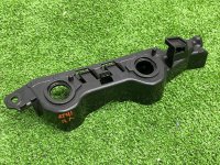 Audi / A6 / Кронштейн крыла