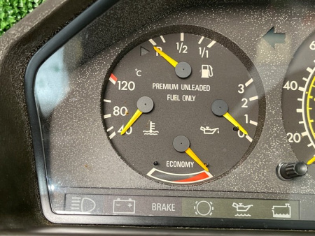 Mercedes-Benz / E-Class / Панель приборов