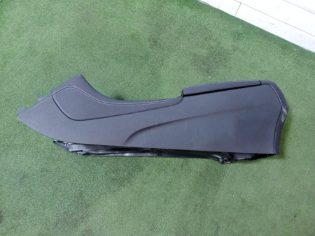 Mercedes-Benz / GLC 250d 4-matic / Консоль центральная