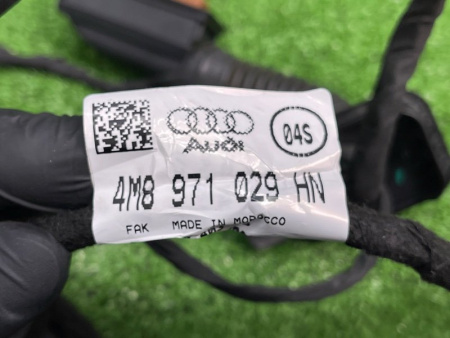 Audi / Q8 / Проводка двери