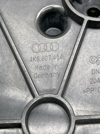 Audi / A7 / Кронштейн заднего бампера