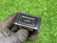 Audi / Q7 / Кнопка крышки багажника