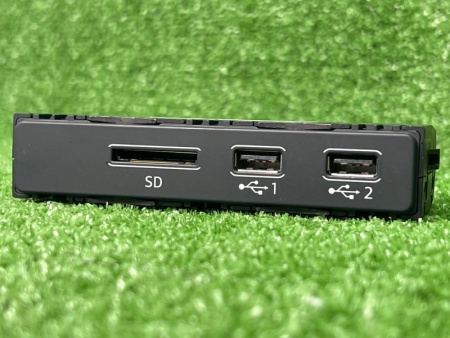 Audi / Q8 / USB Разъем
