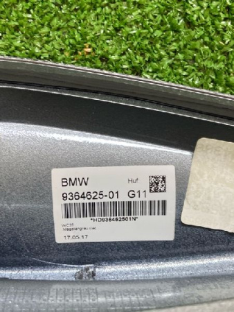 BMW / 7-Series / Плавник
